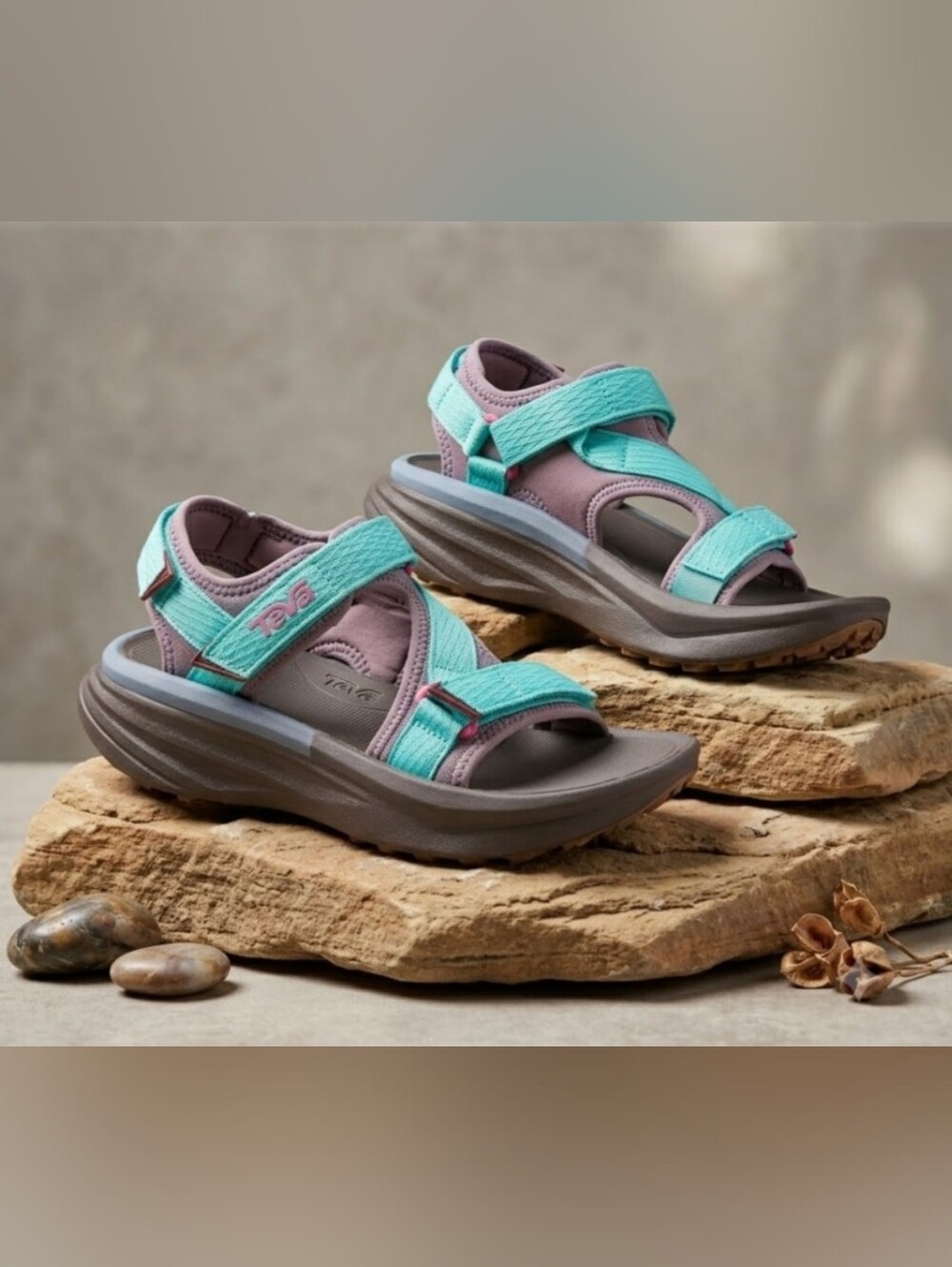 NEW! TEVA Women's Aventrail R2T sz 9